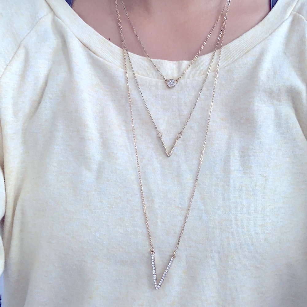 NWOT Gold layering necklace, 17.5-20.5”, sparkly jewels 💎